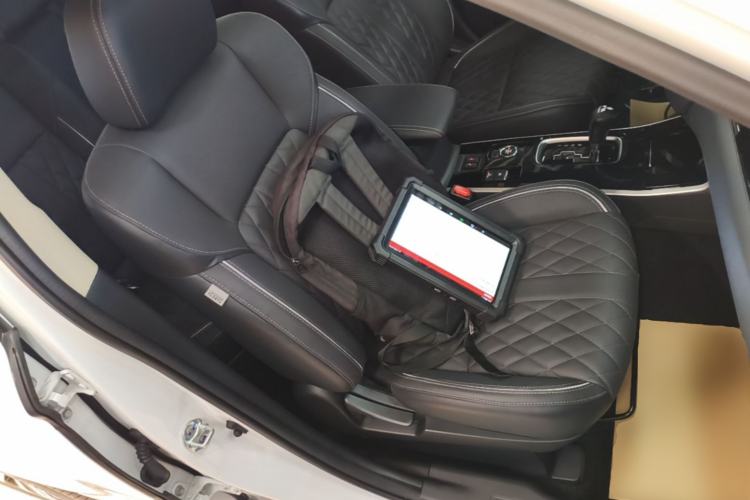 Used Mitsubishi Outlander 2021 2.4L 4x4 Zhi Xiang Edition 7 Seats Right Front Seat
