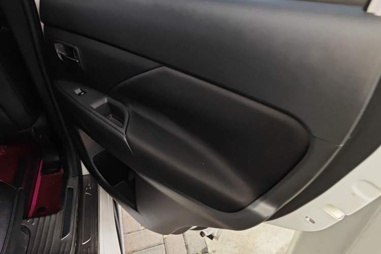 Used Mitsubishi Outlander 2021 Revised Version 2.0L Two-Wheel Drive Comfort Edition 5 Seats Right Rear Door Interior