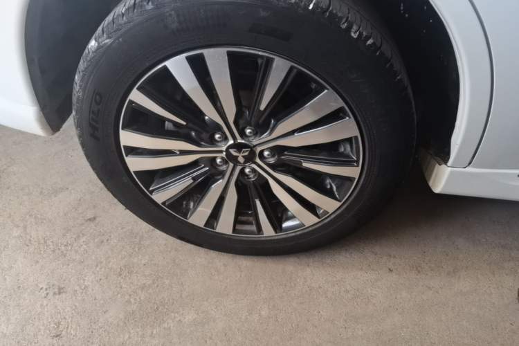 Used Mitsubishi Outlander 2021 Revised Version 2.0L Two-Wheel Drive Enjoyment Edition 5 Seats Right Rear Wheel Hub