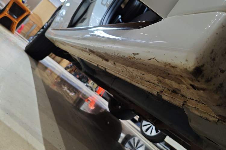 Used Mitsubishi Outlander 2021 Revised Version 2.0L Two-Wheel Drive Comfort Edition 5 Seats Right Side Sill