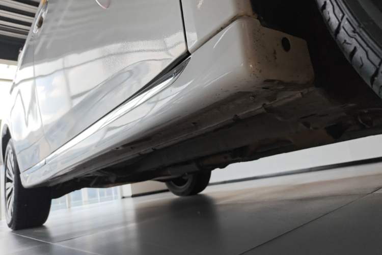 Used Mitsubishi Outlander 2021 2.0L Two-Wheel Drive Comfort Edition 5 Seats Right Side Sill