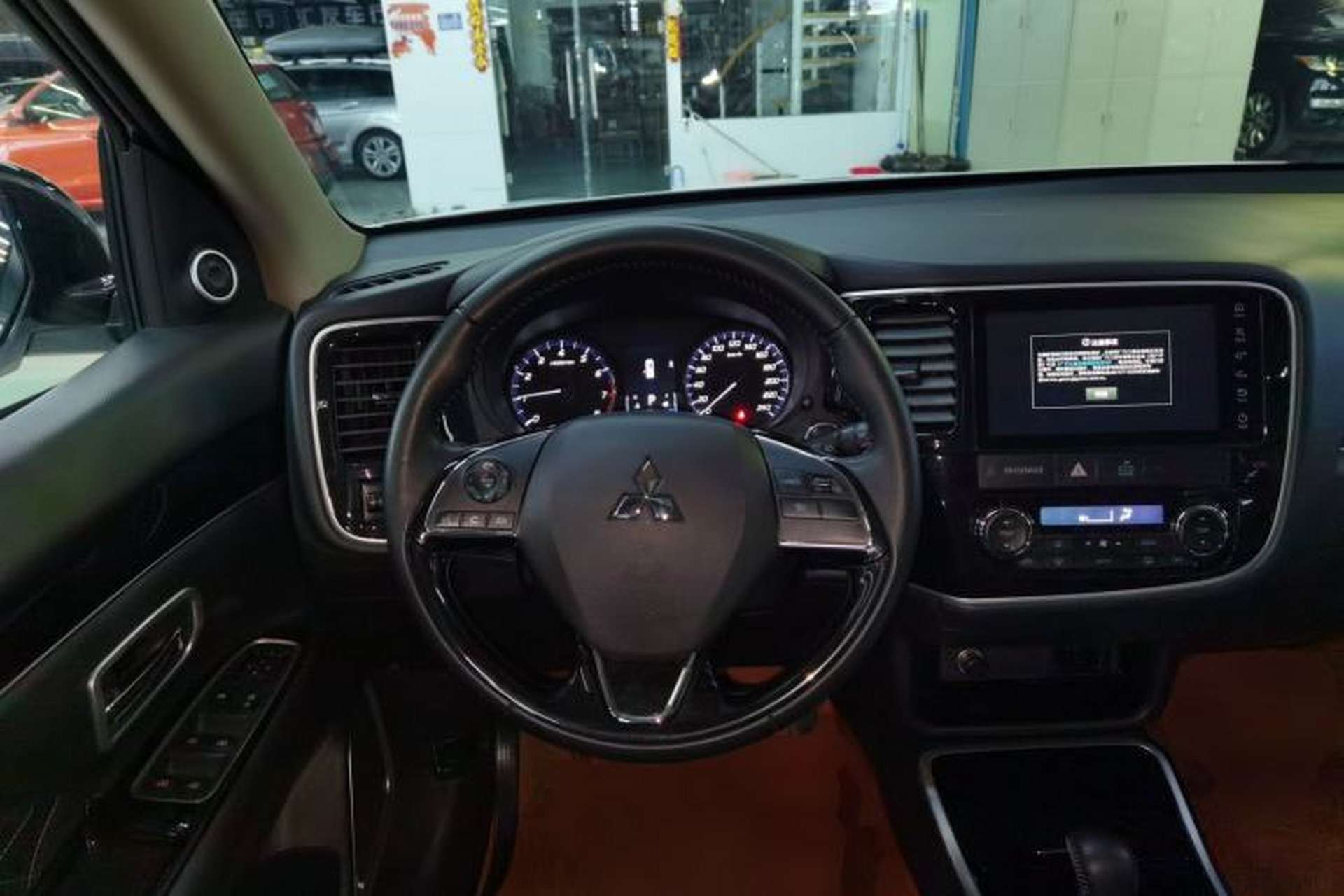 Used Mitsubishi Outlander 2021 Revised Version 2.0L Two-Wheel Drive Enjoyment Edition 5 Seats Steering Wheel