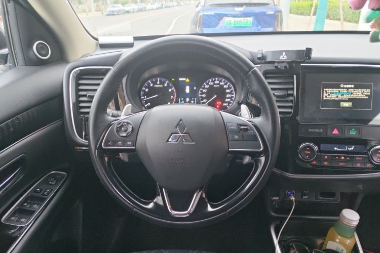 Used Mitsubishi Outlander 2021 2.4L 4x4 Comfort Edition 5 Seats Steering Wheel
