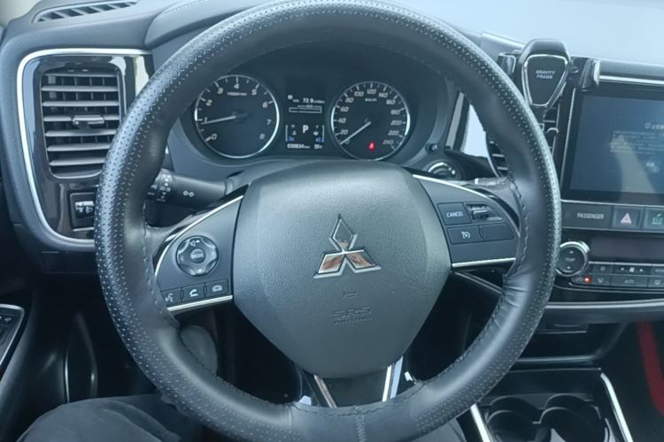 Used Mitsubishi Outlander 2021 2.0L Two-Wheel Drive Comfort Edition 7 Seats Steering Wheel