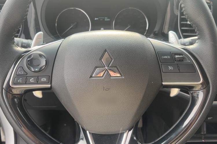 Used Mitsubishi Outlander 2021 2.4L 4x4 Zhi Xiang Edition 7 Seats Steering Wheel