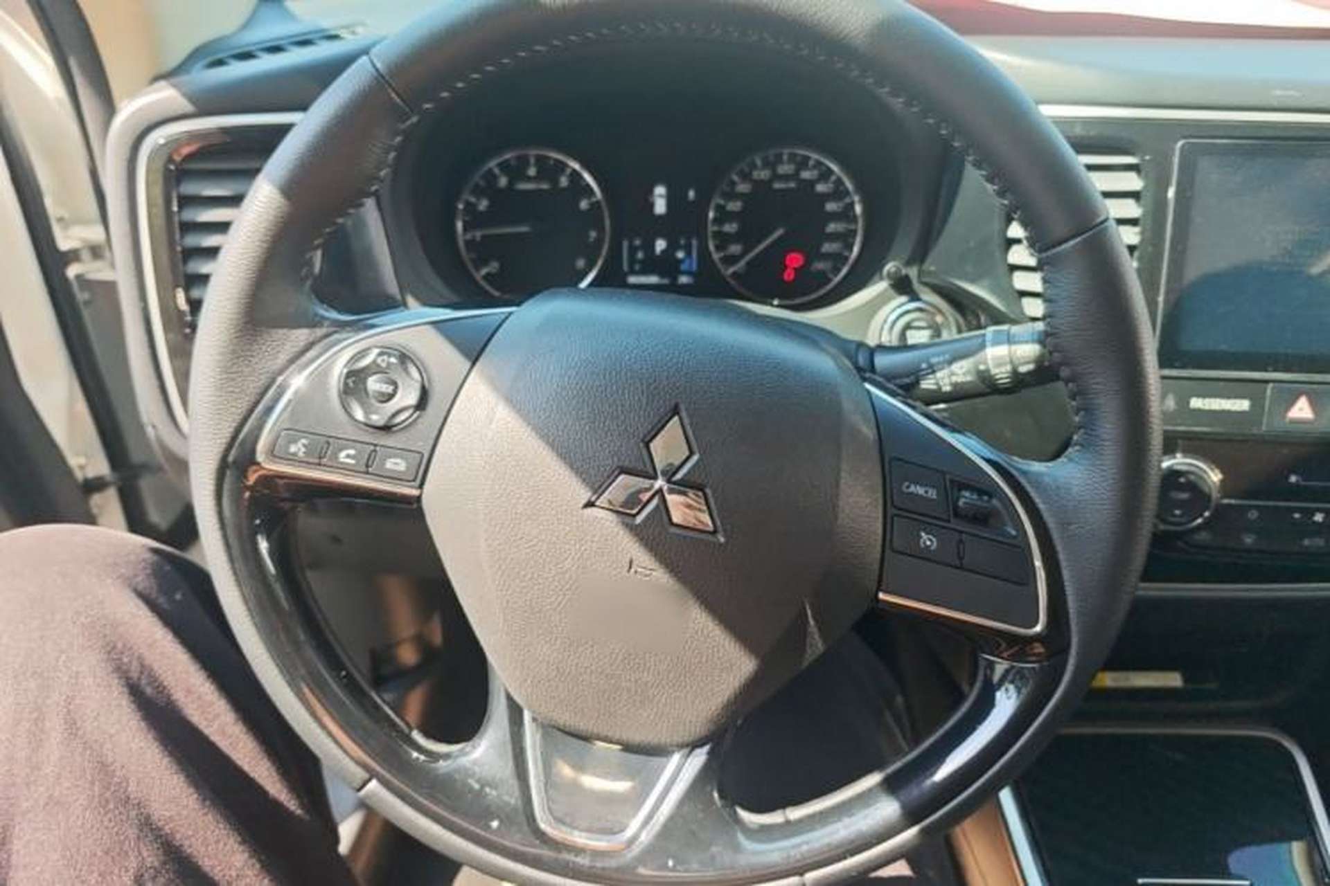 Used Mitsubishi Outlander 2021 2.0L Two-Wheel Drive Comfort Edition 5 Seats Steering Wheel