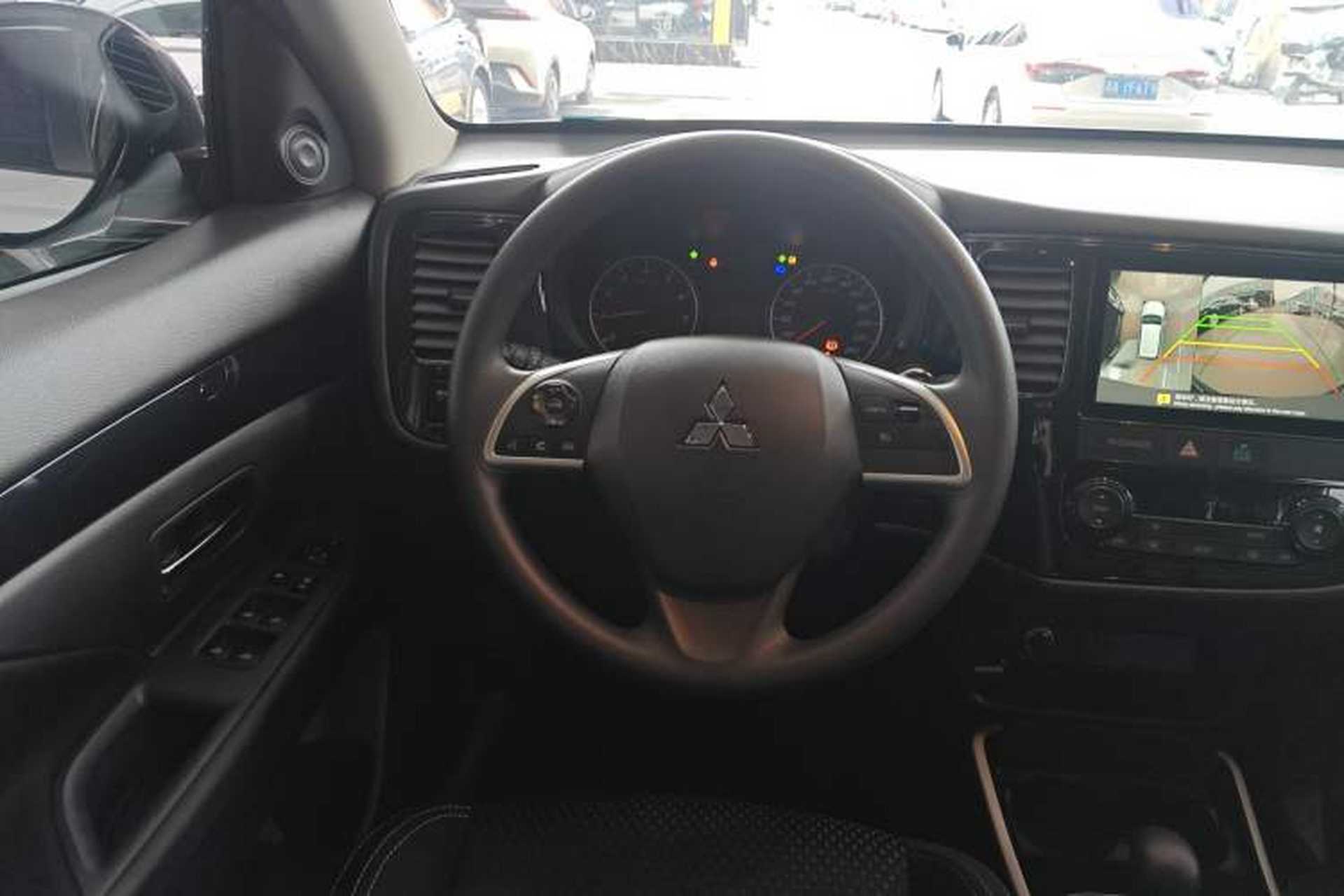 Used Mitsubishi Outlander 2021 2.0L Two-Wheel Drive Comfort Edition 5 Seats Steering Wheel