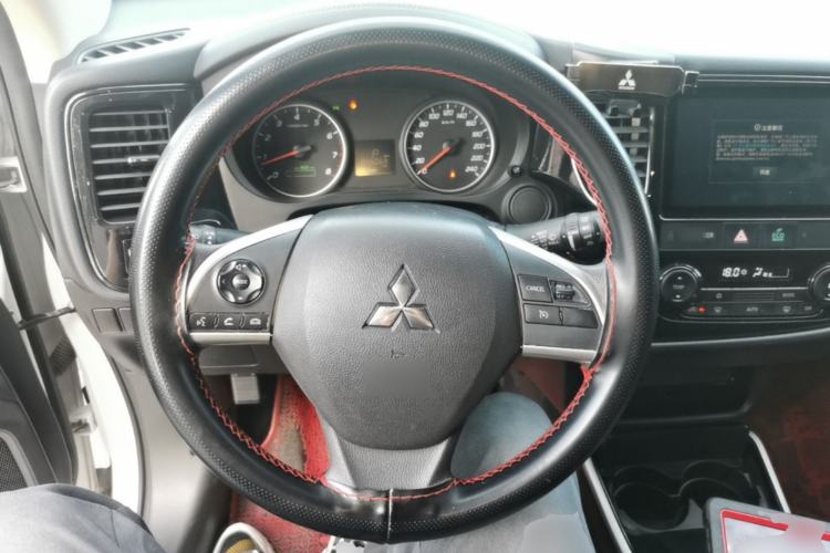 Used Mitsubishi Outlander 2021 2.0L Two-Wheel Drive Comfort Edition 5 Seats Steering Wheel