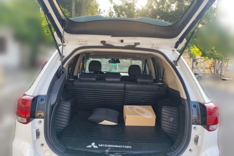 Used Mitsubishi Outlander 2021 2.4L 4x4 Comfort Edition 5 Seats Trunk