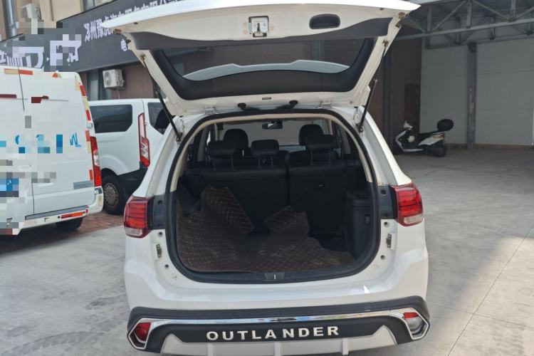 Used Mitsubishi Outlander 2021 Revised Version 2.0L Two-Wheel Drive Comfort Edition 5 Seats Trunk