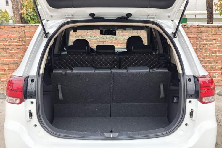 Used Mitsubishi Outlander 2021 2.0L Two-Wheel Drive Comfort Edition 7 Seats Trunk