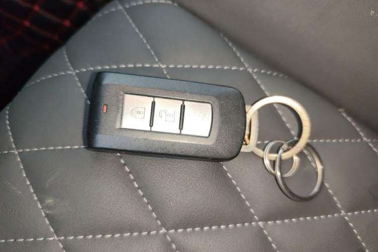 Used Mitsubishi Outlander 2021 2.0L Two-Wheel Drive Comfort Edition 5 Seats Vehicle Key
