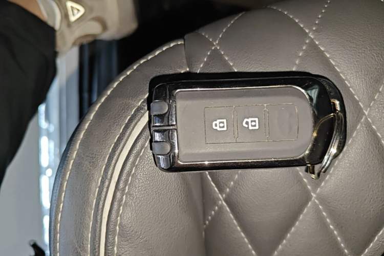 Used Mitsubishi Outlander 2021 2.0L Two-Wheel Drive Comfort Edition 5 Seats Vehicle Key