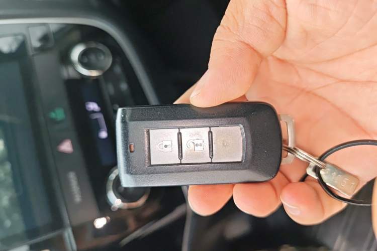 Used Mitsubishi Outlander 2021 2.0L Two-Wheel Drive Comfort Edition 5 Seats Vehicle Key