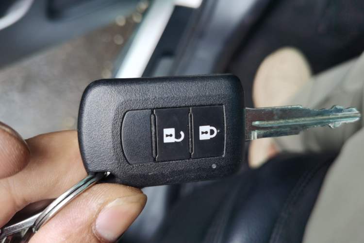 Used Mitsubishi Outlander 2021 Revised Version 2.0L Two-Wheel Drive Comfort Edition 5 Seats Vehicle Key