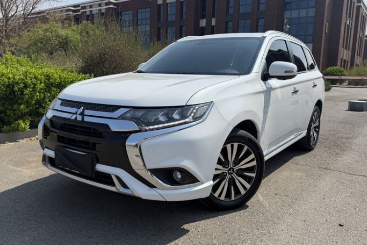 Used Mitsubishi Outlander 2021 2.4L 4x4 Zhi Xiang Edition 7 Seats Guazi used car, China used car export, Used car for sale, Used Mitsubishi cars, Cheapest cars for sale