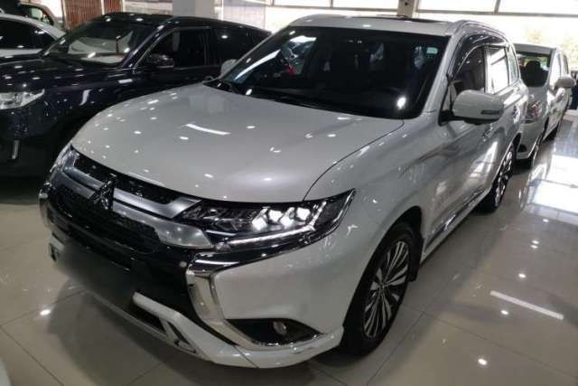 Used Mitsubishi Outlander 2021 2.4L 4x4 Zhi Xiang Edition 7 Seats