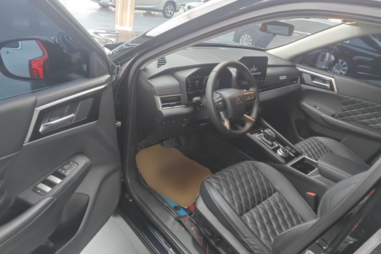 Used Mitsubishi Outlander 2023 1.5T CVT Four-Wheel Drive Prestige Edition 7 Seats Driver Seat