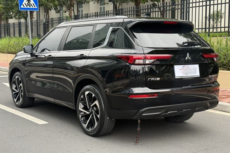 Used Mitsubishi Outlander 2023 1.5T CVT Two-Wheel Drive Luxury Edition 5 Seats Exterior 3