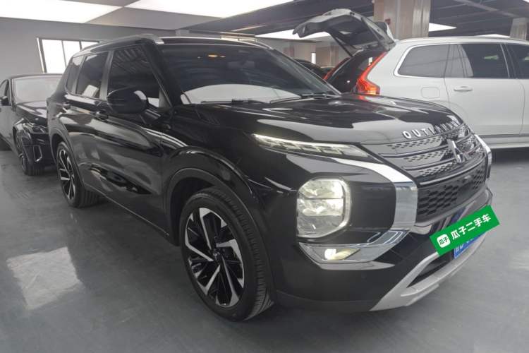 Used Mitsubishi Outlander 2023 1.5T CVT Four-Wheel Drive Prestige Edition 7 Seats Front Right 45 Deg