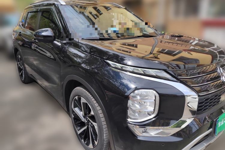 Used Mitsubishi Outlander 2023 1.5T CVT 4x4 Luxury Edition 5 Seats Front Right 45 Deg