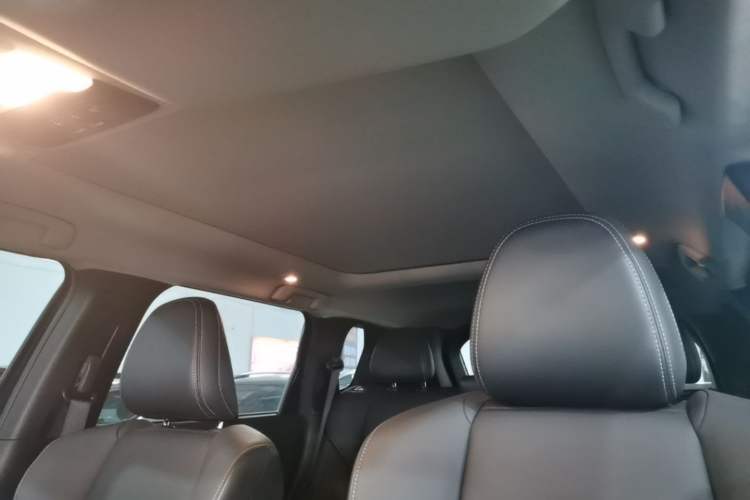 Used Mitsubishi Outlander 2023 1.5T CVT Two-Wheel Drive Luxury Edition 5 Seats Headliner