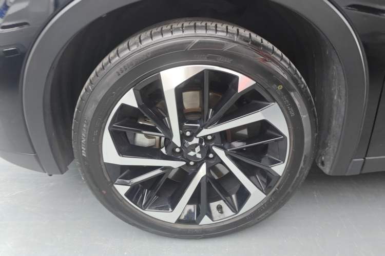 Used Mitsubishi Outlander 2023 1.5T CVT Four-Wheel Drive Prestige Edition 7 Seats Left Front Wheel Hub