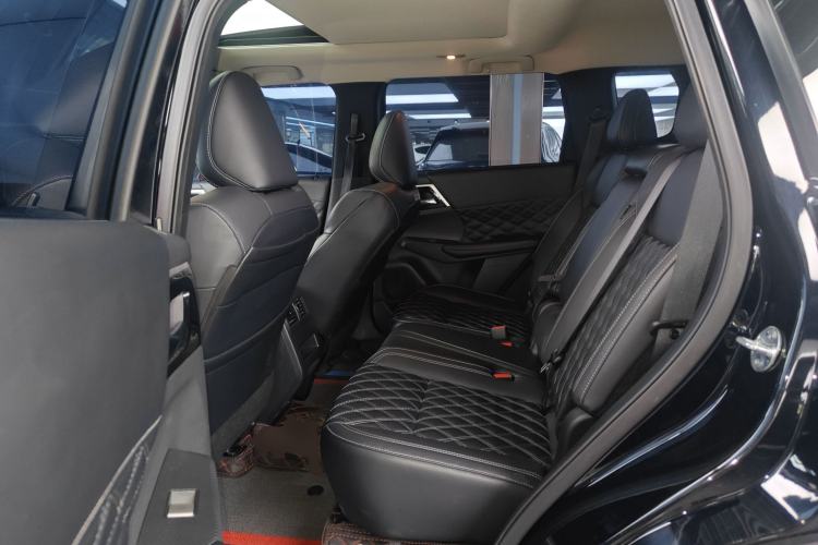 Used Mitsubishi Outlander 2023 1.5T CVT Four-Wheel Drive Prestige Edition 7 Seats Left Rear Seat