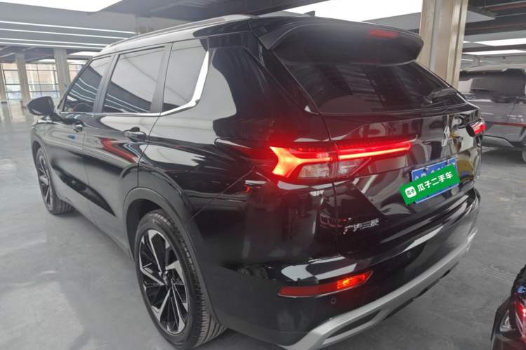 Used Mitsubishi Outlander 2023 1.5T CVT Four-Wheel Drive Prestige Edition 7 Seats Rear Left 45 Deg