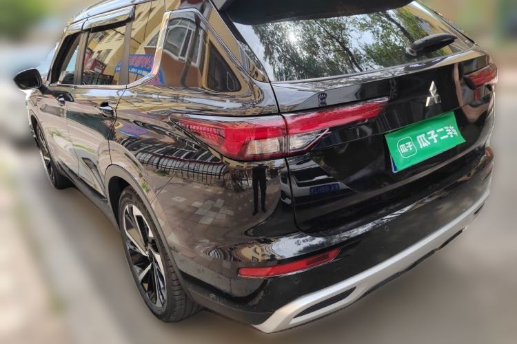 Used Mitsubishi Outlander 2023 1.5T CVT 4x4 Luxury Edition 5 Seats Rear Left 45 Deg