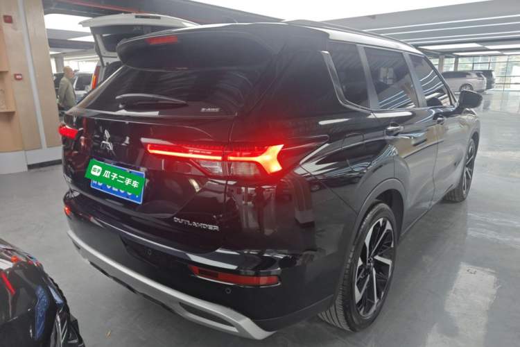 Used Mitsubishi Outlander 2023 1.5T CVT Four-Wheel Drive Prestige Edition 7 Seats Rear Right 45 Deg
