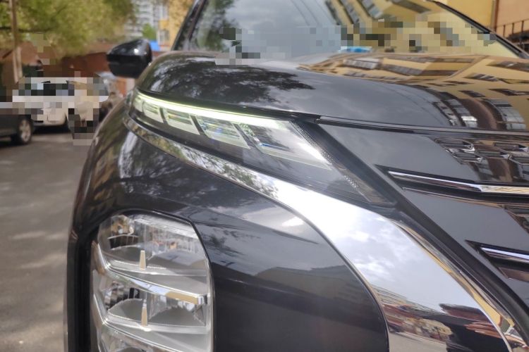 Used Mitsubishi Outlander 2023 1.5T CVT 4x4 Luxury Edition 5 Seats Right Front Headlight