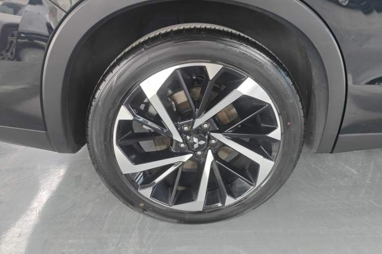 Used Mitsubishi Outlander 2023 1.5T CVT Four-Wheel Drive Prestige Edition 7 Seats Right Rear Wheel Hub