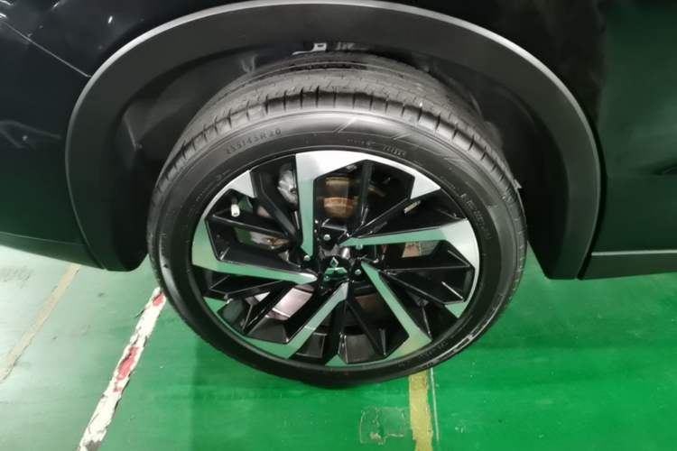 Used Mitsubishi Outlander 2023 1.5T CVT Two-Wheel Drive Luxury Edition 5 Seats Right Rear Wheel Hub