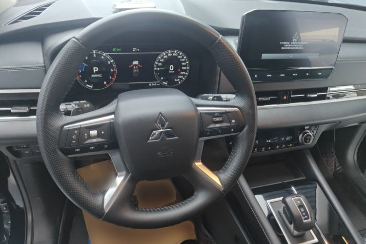 Used Mitsubishi Outlander 2023 1.5T CVT Four-Wheel Drive Prestige Edition 7 Seats Steering Wheel