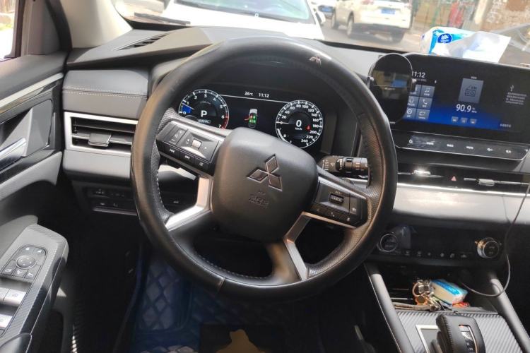 Used Mitsubishi Outlander 2023 1.5T CVT 4x4 Luxury Edition 5 Seats Steering Wheel