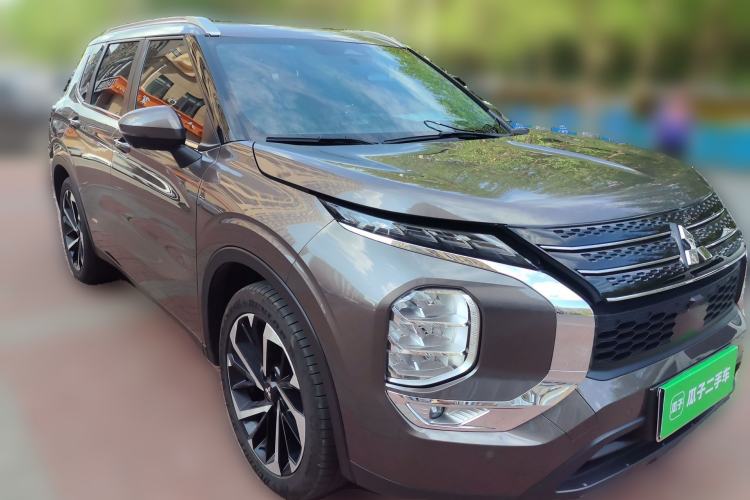 Used Mitsubishi Outlander 2023 1.5T CVT Two-Wheel Drive Luxury Edition 5 Seats Front Right 45 Deg
