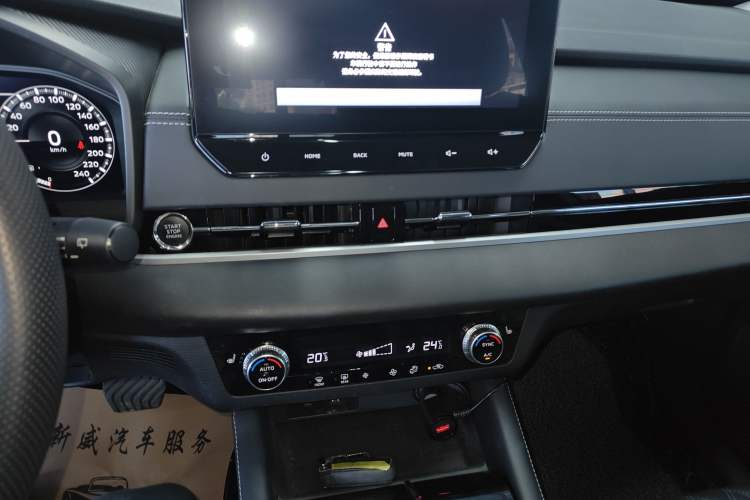 Used Mitsubishi Outlander 2023 1.5T CVT Four-Wheel Drive Prestige Edition 7 Seats Audio And AC Panel