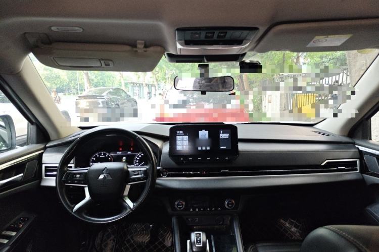 Used Mitsubishi Outlander 2023 1.5T CVT Four-Wheel Drive Excellence Edition 5 Seats Center Console
