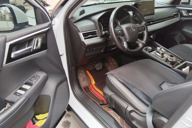 Used Mitsubishi Outlander 2023 1.5T CVT Four-Wheel Drive Excellence Edition 5 Seats Driver Seat