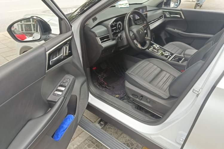 Used Mitsubishi Outlander 2023 1.5T CVT Two-Wheel Drive Luxury Edition 5 Seats Driver Seat