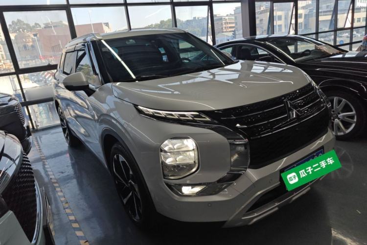 Used Mitsubishi Outlander 2023 1.5T CVT Four-Wheel Drive Prestige Edition 7 Seats Exterior 2