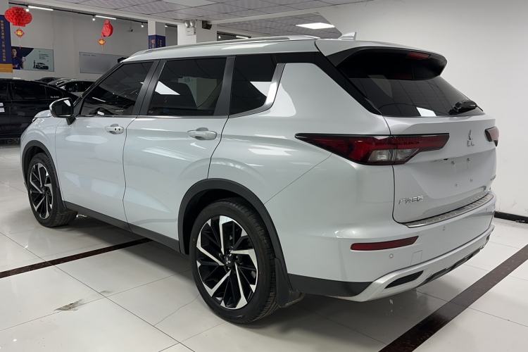 Used Mitsubishi Outlander 2023 1.5T CVT Four-Wheel Drive Prestige Edition 7 Seats Exterior 2
