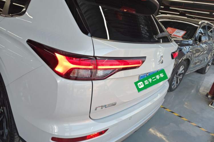 Used Mitsubishi Outlander 2023 1.5T CVT Four-Wheel Drive Prestige Edition 7 Seats Exterior 4