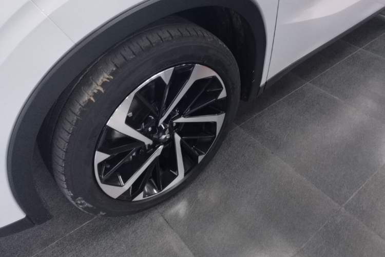 Used Mitsubishi Outlander 2023 1.5T CVT Four-Wheel Drive Excellence Edition 5 Seats Exterior 4