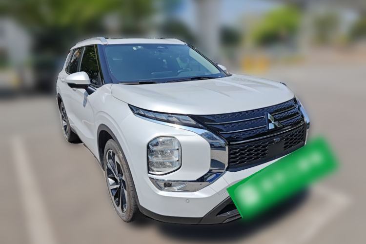 Used Mitsubishi Outlander 2023 1.5T CVT Two-Wheel Drive Luxury Edition 5 Seats Front Right 45 Deg
