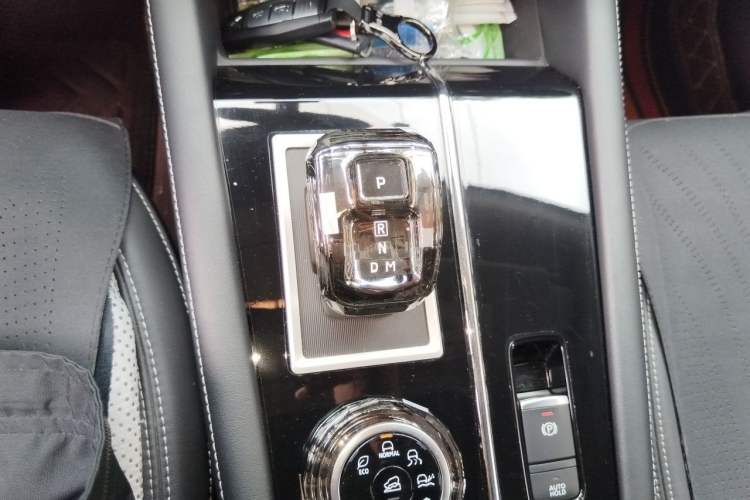 Used Mitsubishi Outlander 2023 1.5T CVT Four-Wheel Drive Excellence Edition 5 Seats Gear Lever