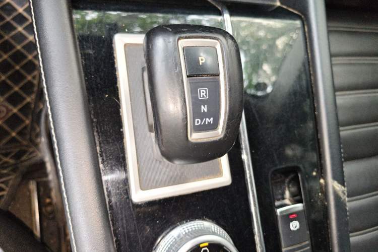 Used Mitsubishi Outlander 2023 1.5T CVT Four-Wheel Drive Excellence Edition 5 Seats Gear Lever