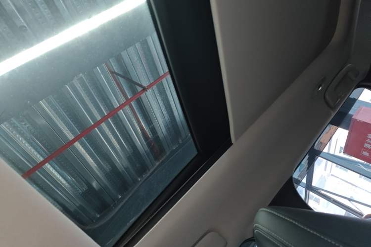 Used Mitsubishi Outlander 2023 1.5T CVT Four-Wheel Drive Prestige Edition 7 Seats Headliner