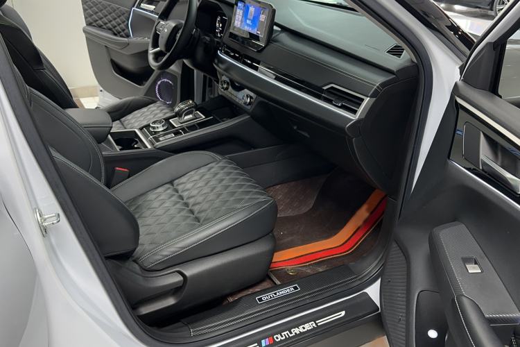 Used Mitsubishi Outlander 2023 1.5T CVT Four-Wheel Drive Prestige Edition 7 Seats Interior 1